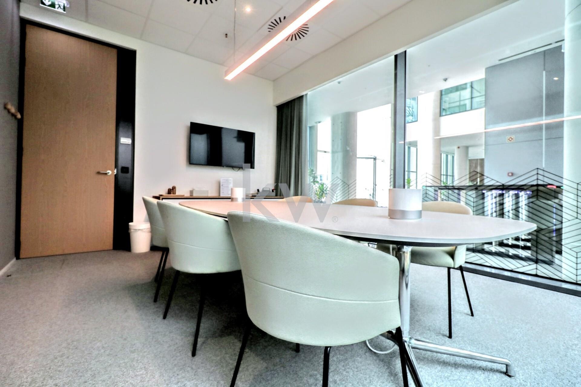 Escritrio de excelncia com 23 m2 para 5 a 6 pessoas no Centro do Parque das Naes, LISBOA