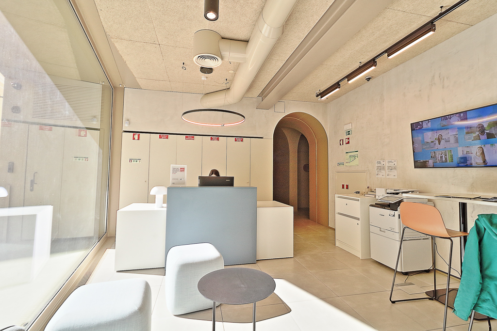 Escritrio de ltima Gerao Novo para 2 pessoas em Alcntara, Lisboa