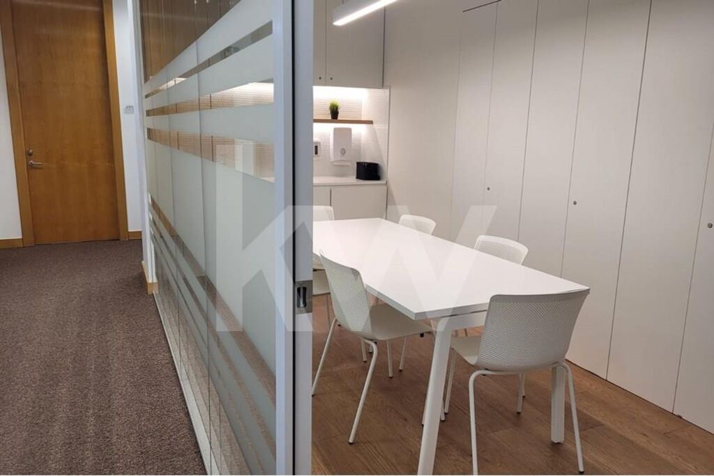 Escritrio com 8,5 m2 na Quinta da Fonte com todas as Solues para o Sucesso da sua Empresa
