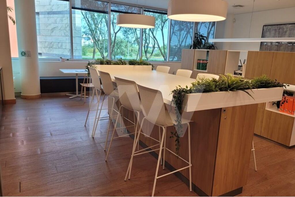 Escritrio com 8,5 m2 na Quinta da Fonte com todas as Solues para o Sucesso da sua Empresa