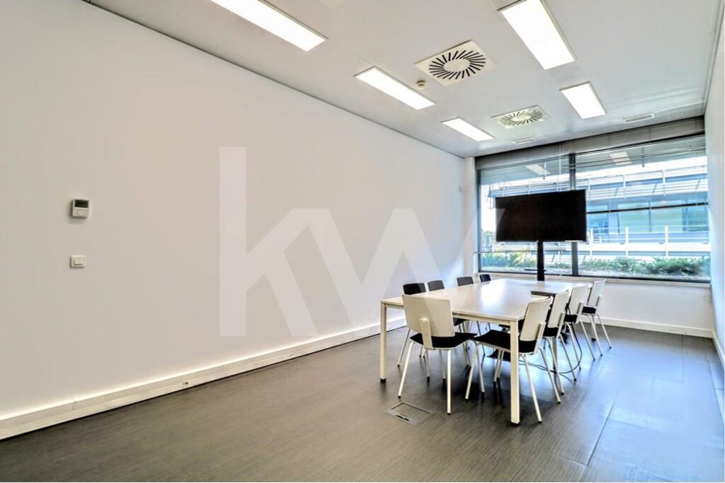 Escritrio Inovao com 986 m2 no TAGUS PARK