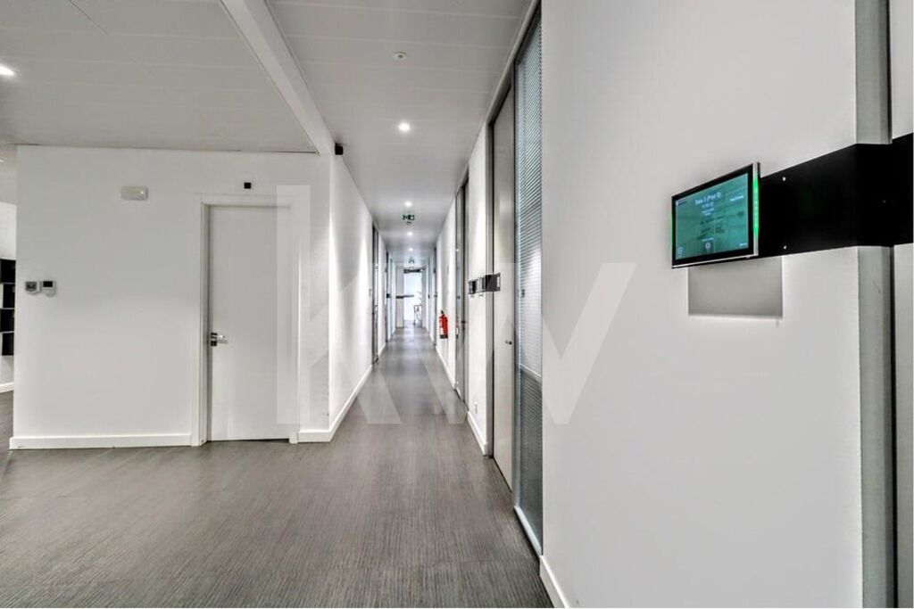 Escritrio Inovao com 986 m2 no TAGUS PARK