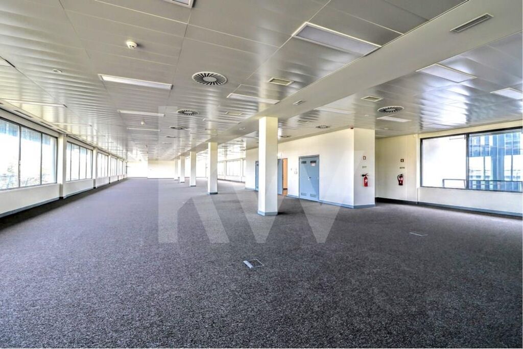 Escritrio Inovao com 986 m2 no TAGUS PARK