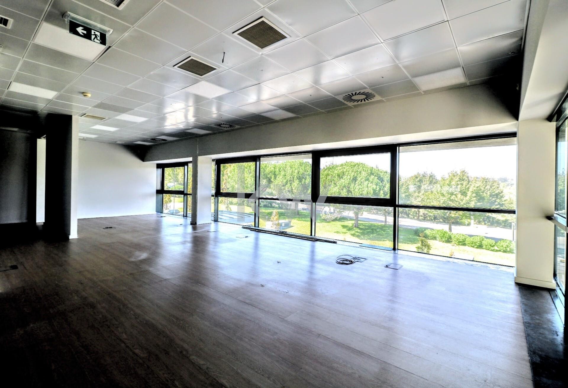 Escritrio Premium com 276 m2 no TAGUSPARK