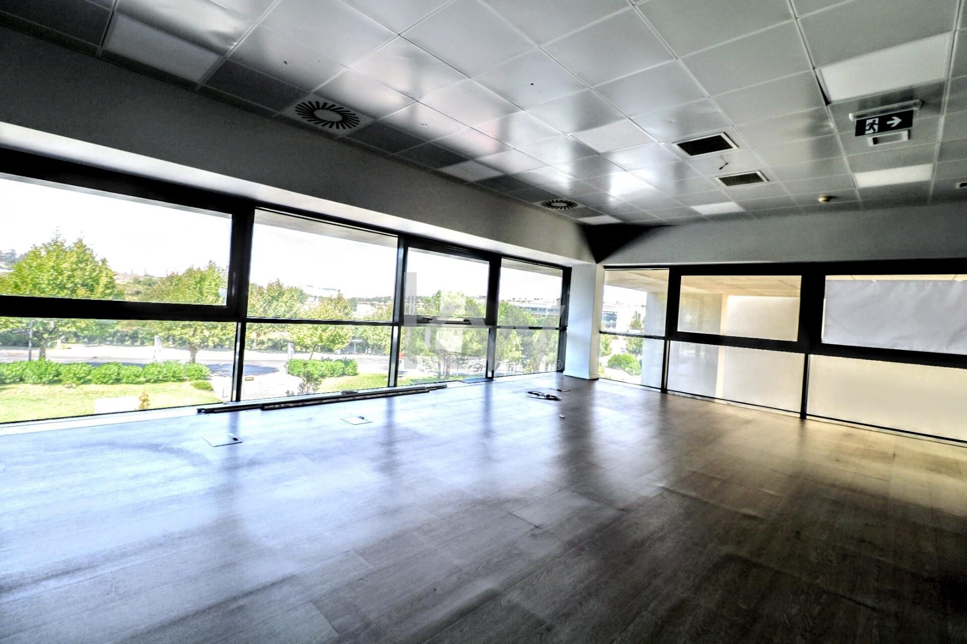 Escritrio Premium com 276 m2 no TAGUSPARK