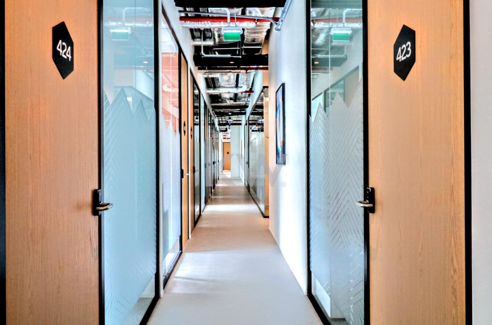 Escritrio de Extraordinrio para 4 a 6 pessoas no Centro do Parque das Naes