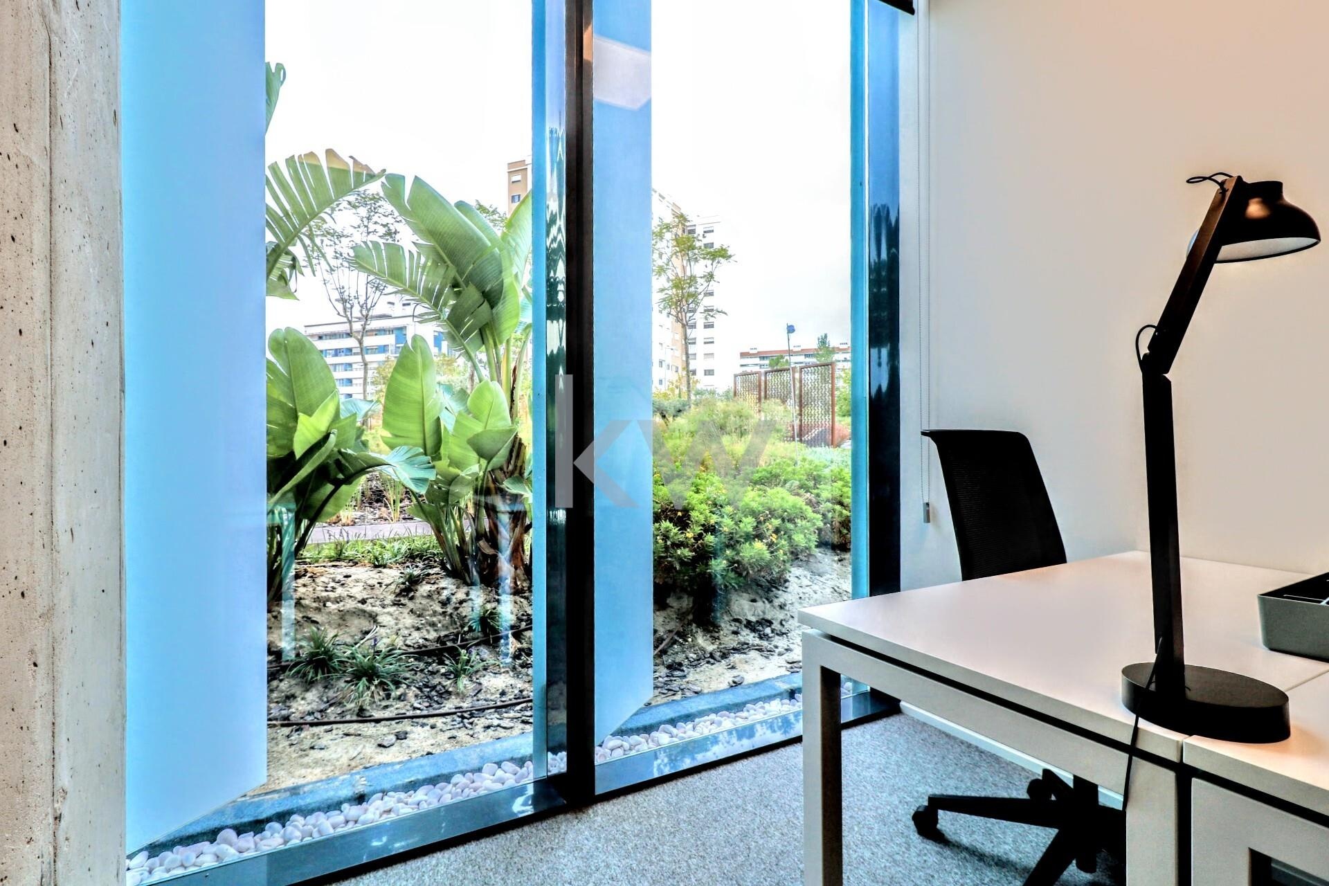 Escritrio de Extraordinrio para 4 a 6 pessoas no Centro do Parque das Naes