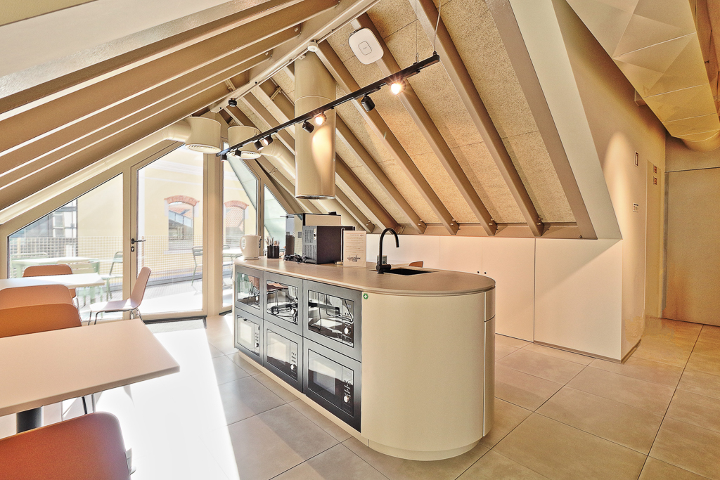 Escritrio de ltima Gerao para 3 a 4 Pessoas para Arrendar em Alcntara, Lisboa