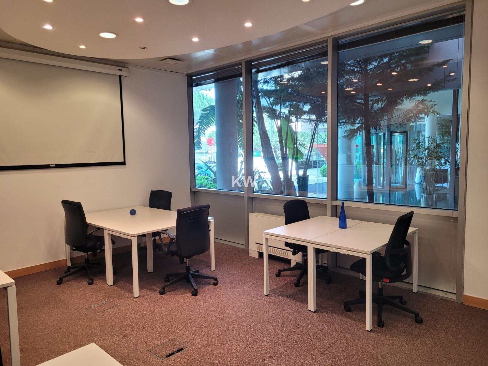 Escritrio com 28 m2 na Quinta da Fonte com todas as Solues para o sucesso da sua Empresa