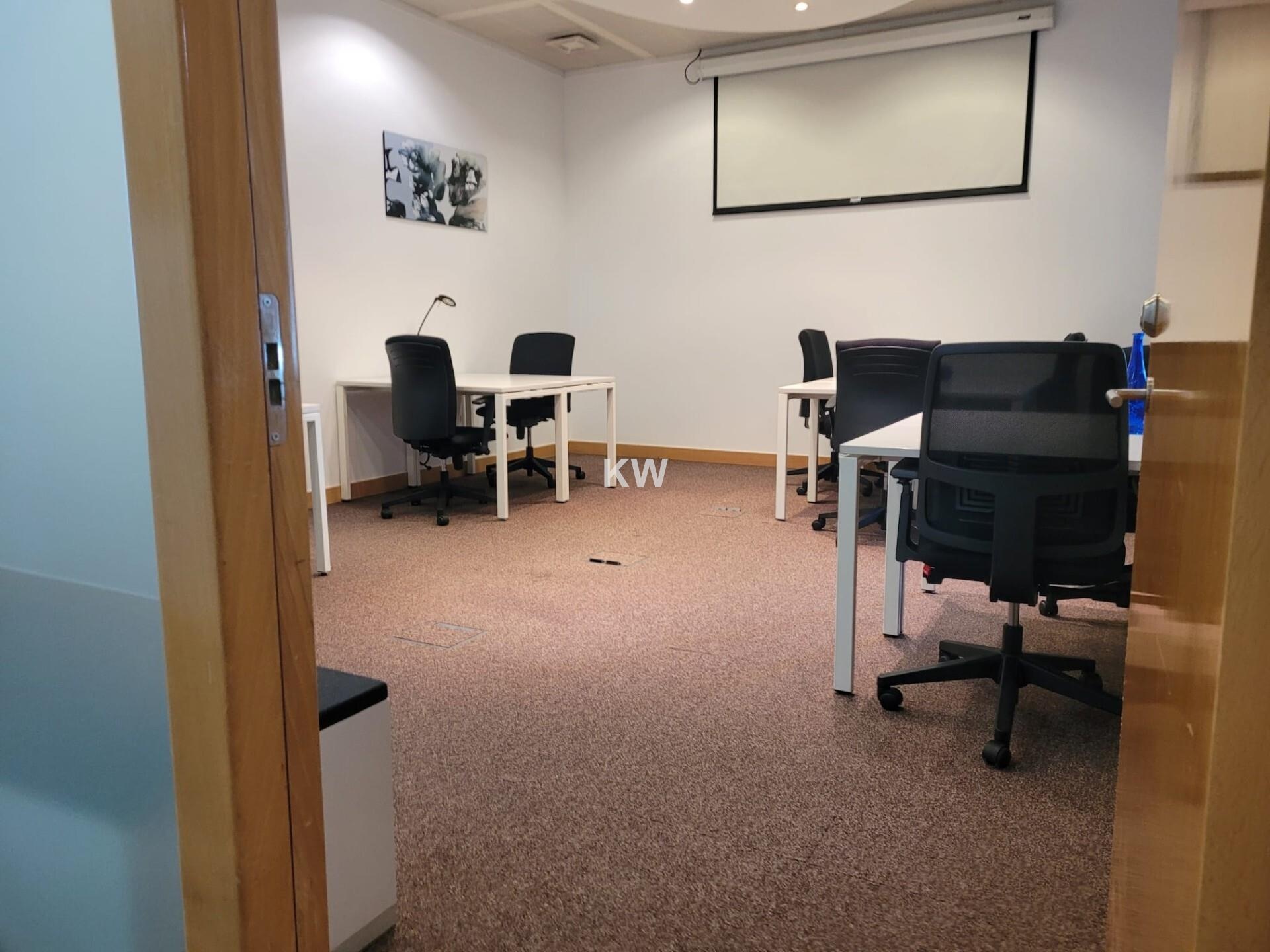 Escritrio com 28 m2 na Quinta da Fonte com todas as Solues para o sucesso da sua Empresa