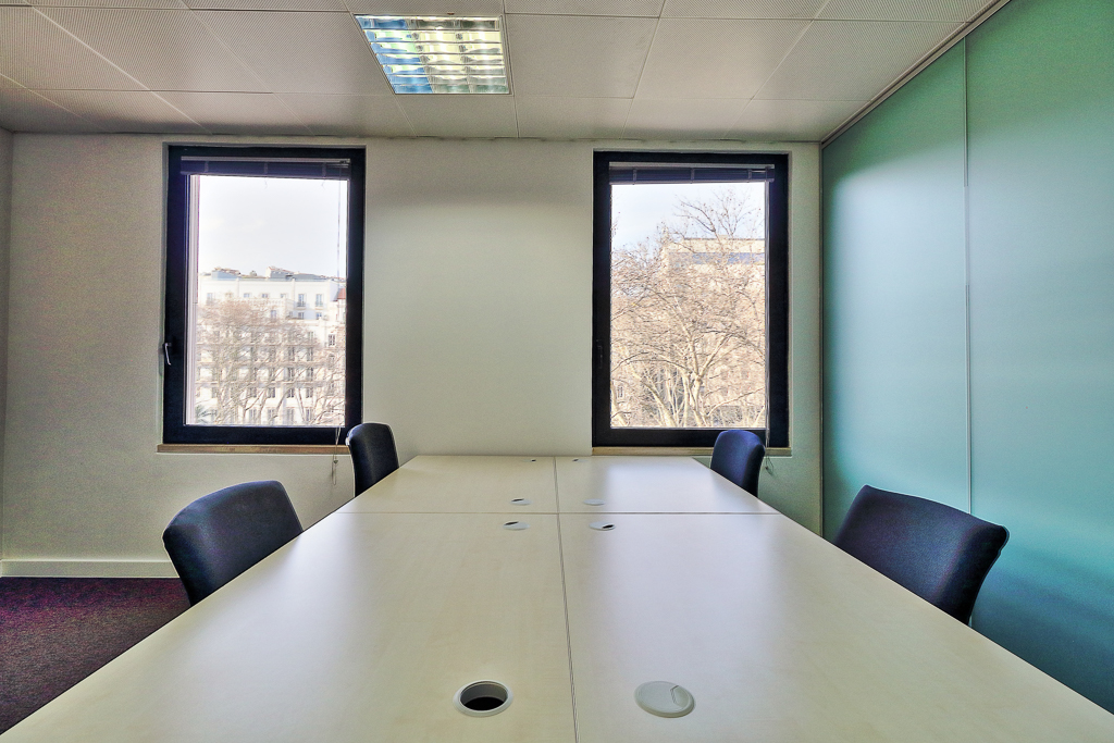 Escritrio Prime de 12 pessoas para Arrenda em plena Avenida da Liberdade Descrio