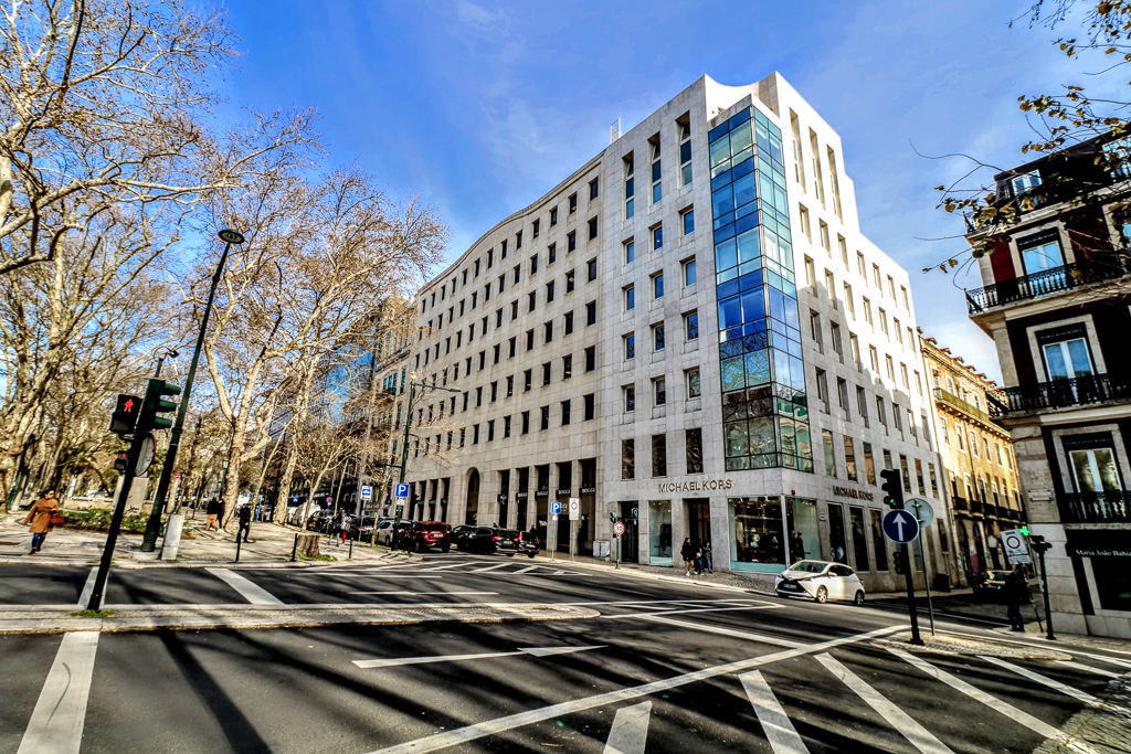 Escritrio Prime de 12 pessoas para Arrenda em plena Avenida da Liberdade Descrio