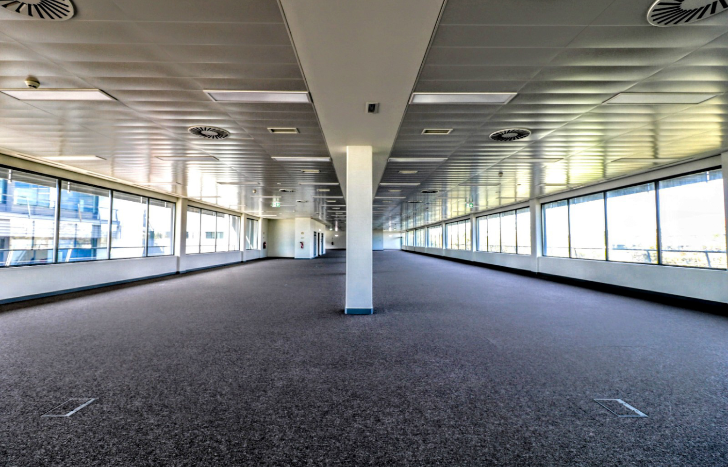 Escritrio Inovao com 447 m2 no TAGUSPARK