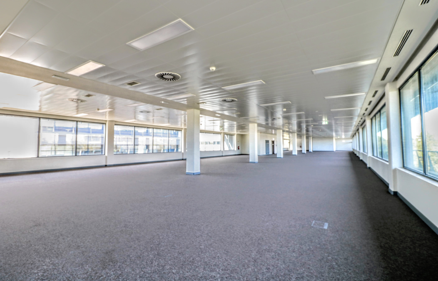 Escritrio Inovao com 447 m2 no TAGUSPARK