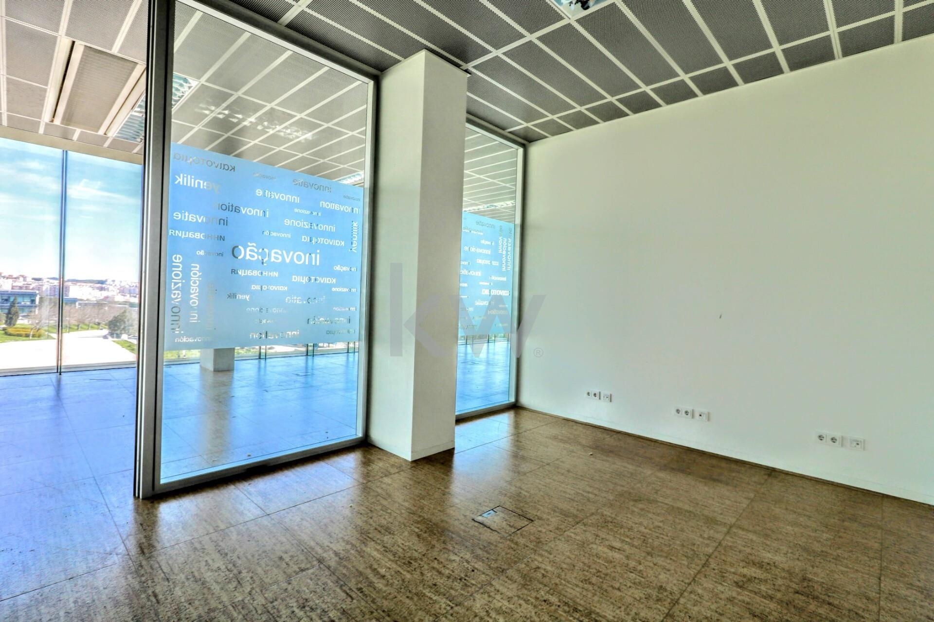 Escritrio Excellence com 858 m no Edifcio Poente | Taguspark