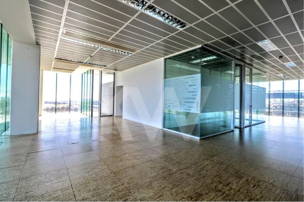 Escritrio Excellence com 858 m no Edifcio Poente | Taguspark