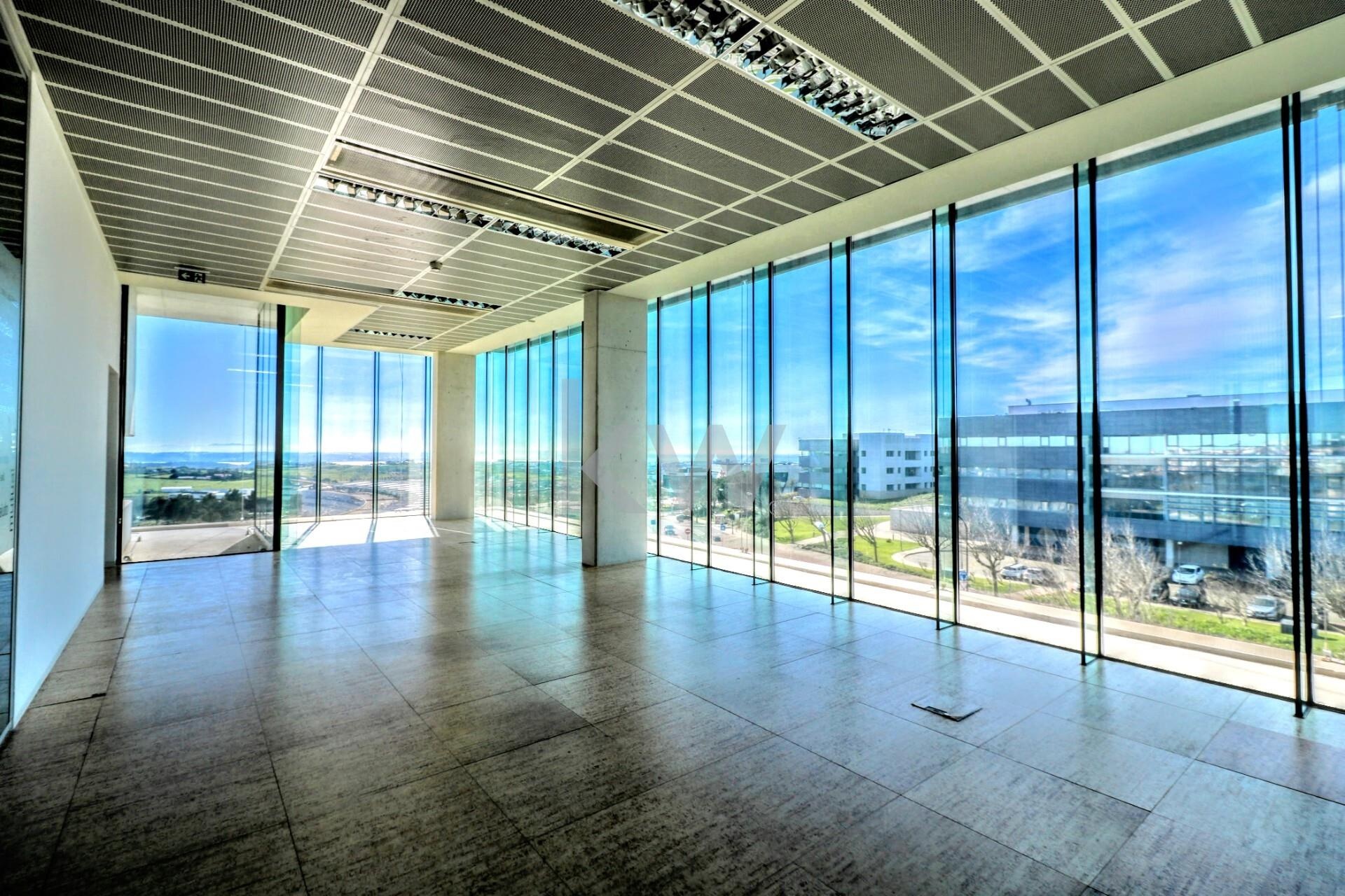 Escritrio Excellence com 858 m no Edifcio Poente | Taguspark