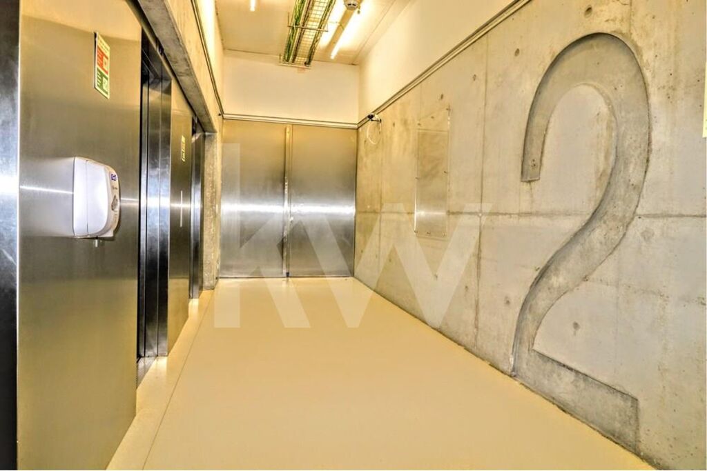 Escritrio Excellence com 858 m no Edifcio Poente | Taguspark