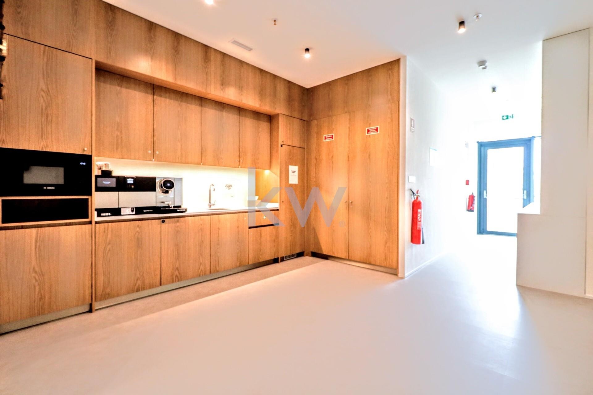 Escritrio extraordinrio, para mais de 10 pessoas Centro do Parque das Naes