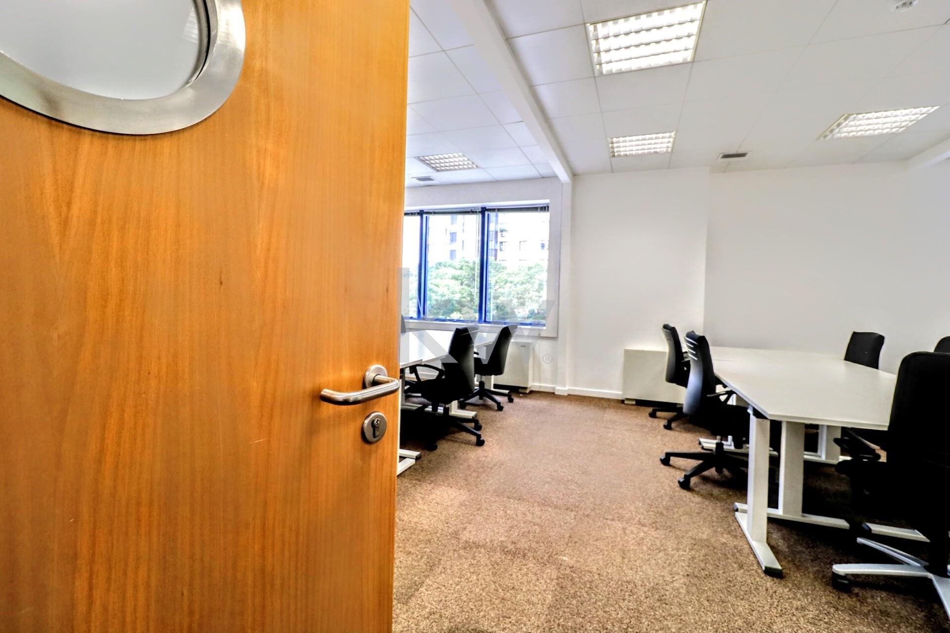 Escritrios para 5 a 6 pessoas nas Torres de Lisboa