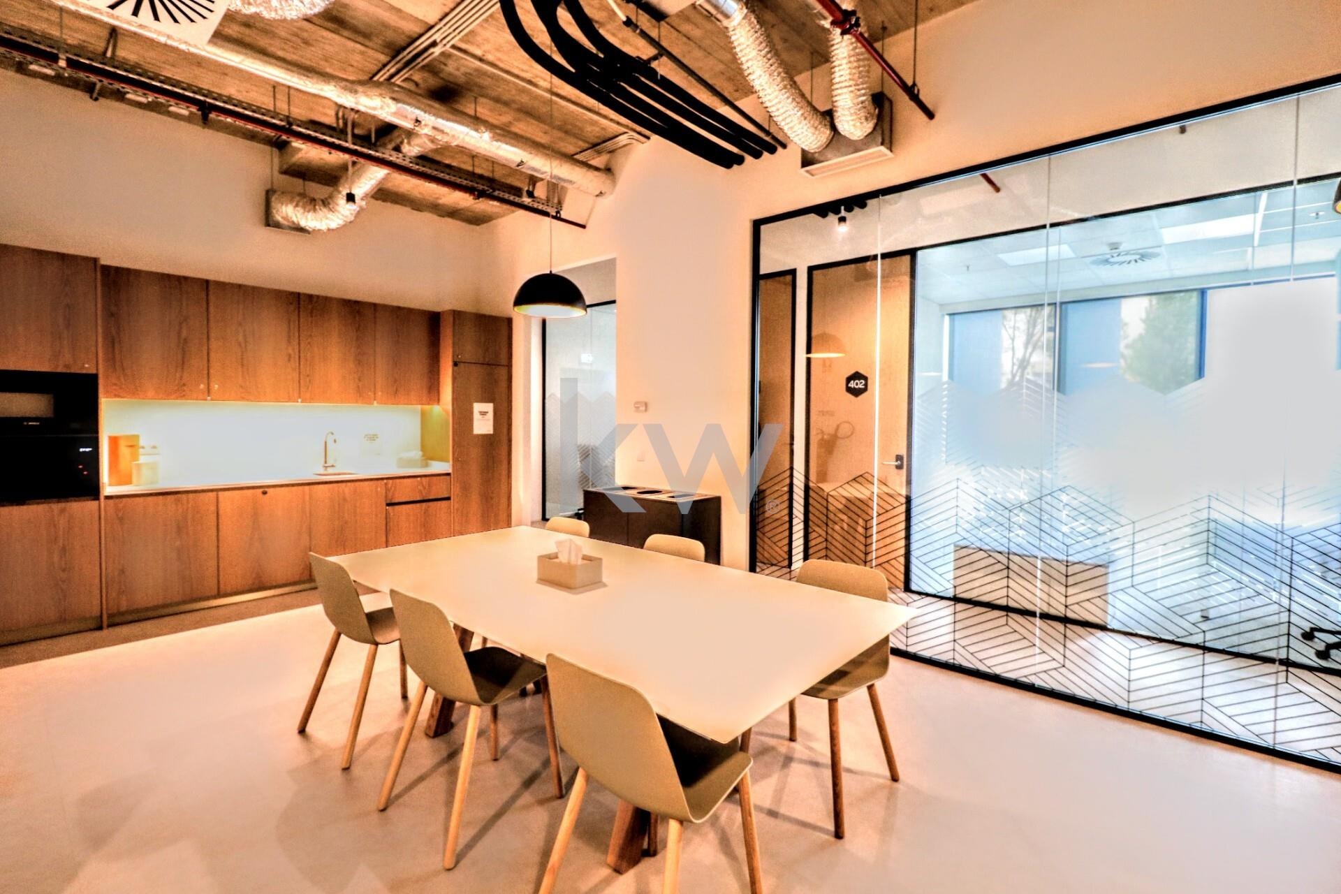 Escritrio de excelncia para 6 a 9 pessoas no Centro do Parque das Naes