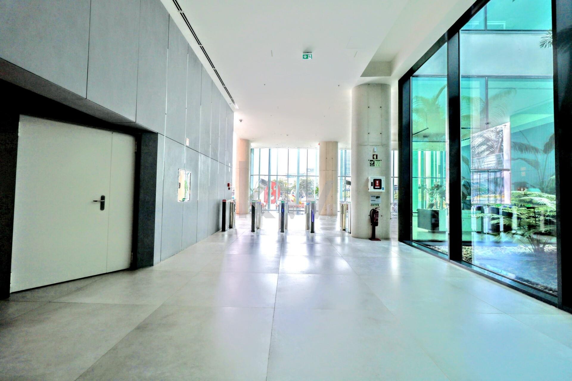 Escritrio de excelncia para 6 a 9 pessoas no Centro do Parque das Naes