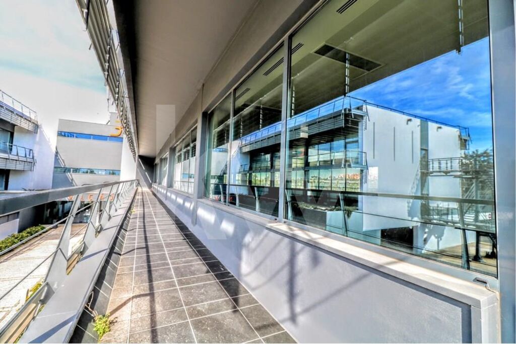 Escritrio Inovao 1970 m2 no TAGUS PARK