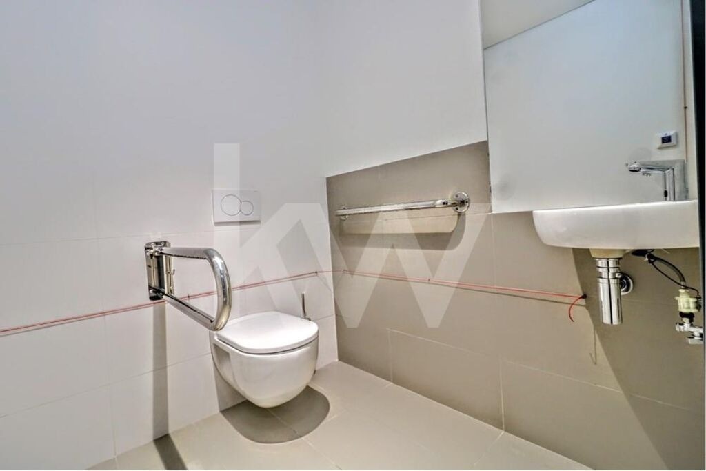 Escritrio Inovao 1970 m2 no TAGUS PARK