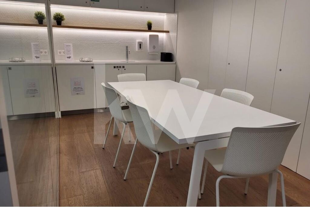 Escritrio com 36 m2 na Quinta da Fonte com todas as solues para o sucesso da sua empresa