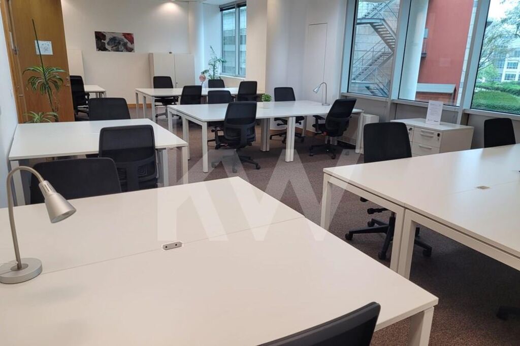 Escritrio com 36 m2 na Quinta da Fonte com todas as solues para o sucesso da sua empresa