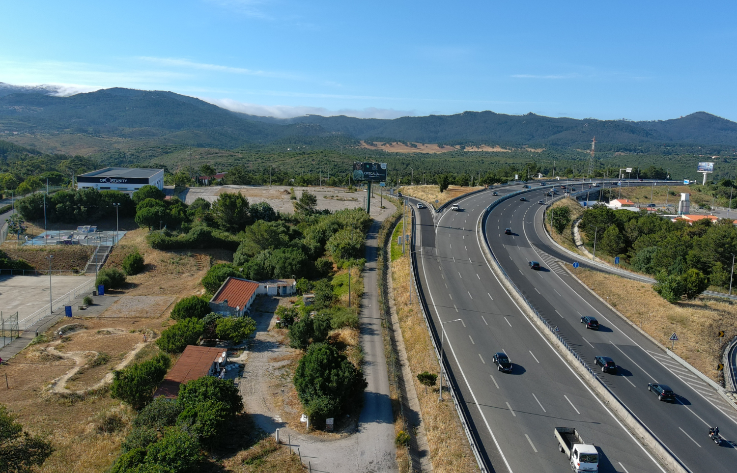 Terreno para Atividades Econmicas com Visibilidade Premium | Cascais | 1120 m2