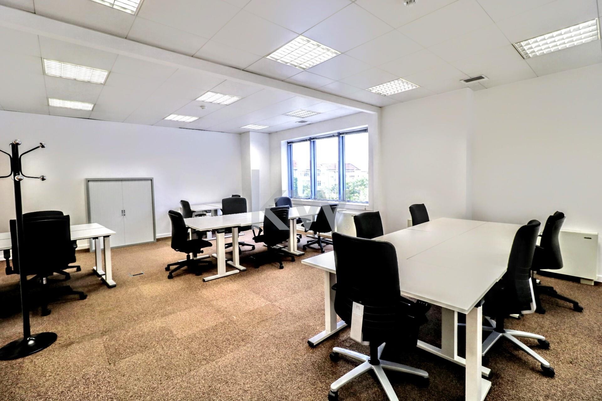 Escritrio para 4 a 6 pessoas nas Torres de Lisboa