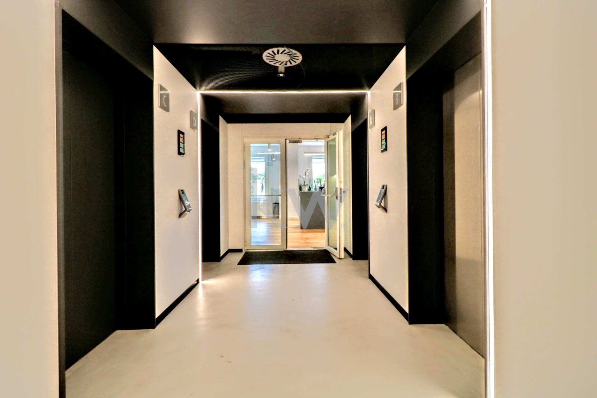 Escritrio para 4 a 6 pessoas nas Torres de Lisboa