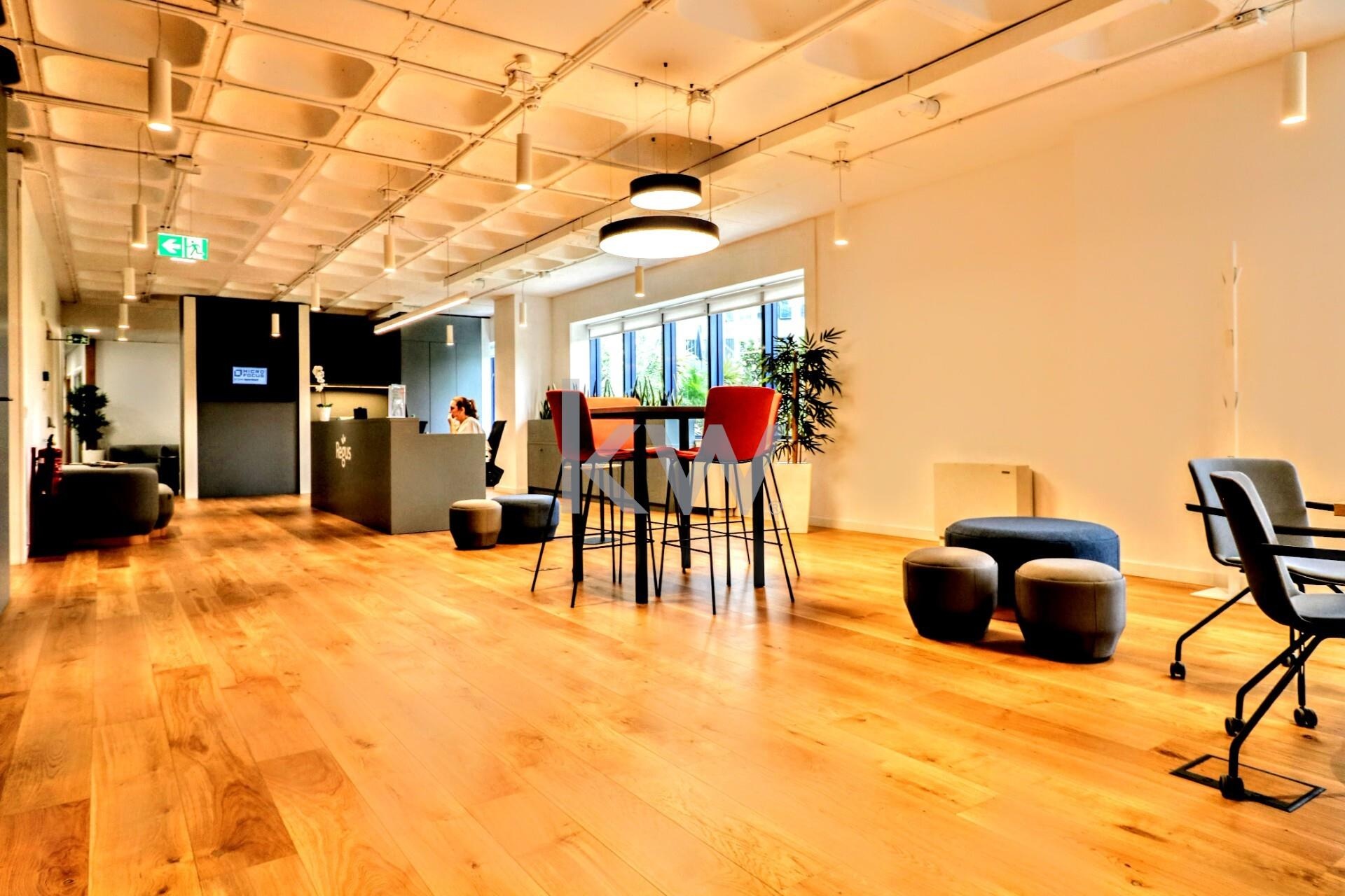 Escritrio para 4 a 6 pessoas nas Torres de Lisboa