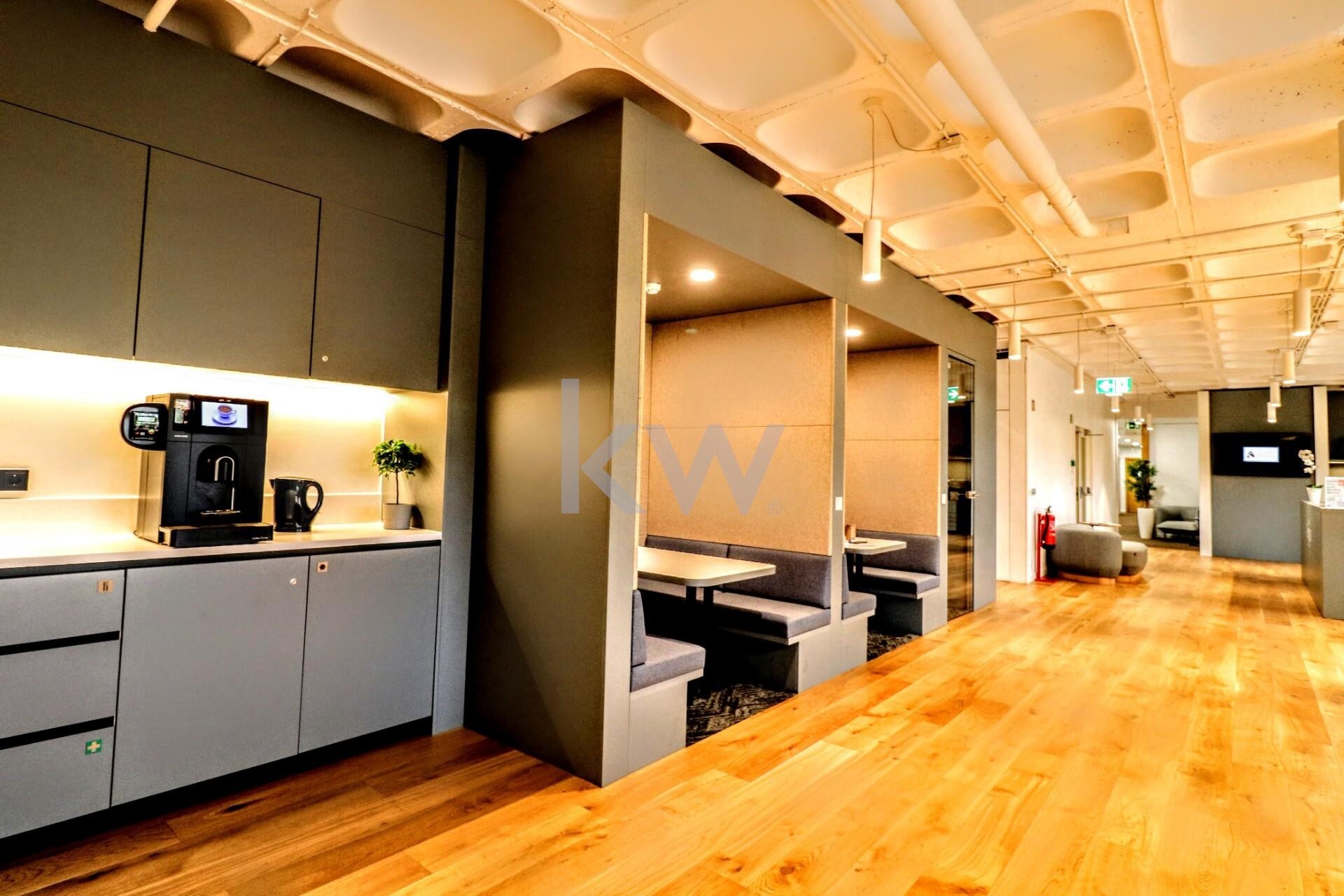 Escritrio para 4 a 6 pessoas nas Torres de Lisboa